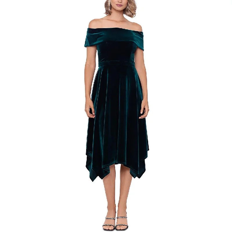 Xscape Womens Plus Velvet Knee Cocktail and Party Dress