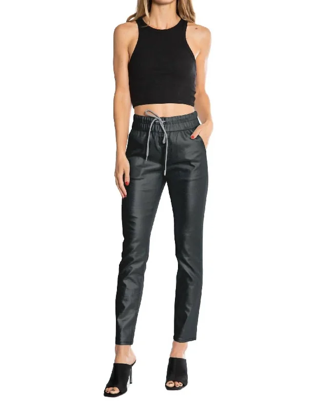 Coated Easy Skinny Jogger Pant In Black